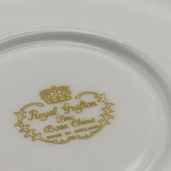 Royal Grafton England Bone China Floral Teacup and Saucer - Picture 10 of 10